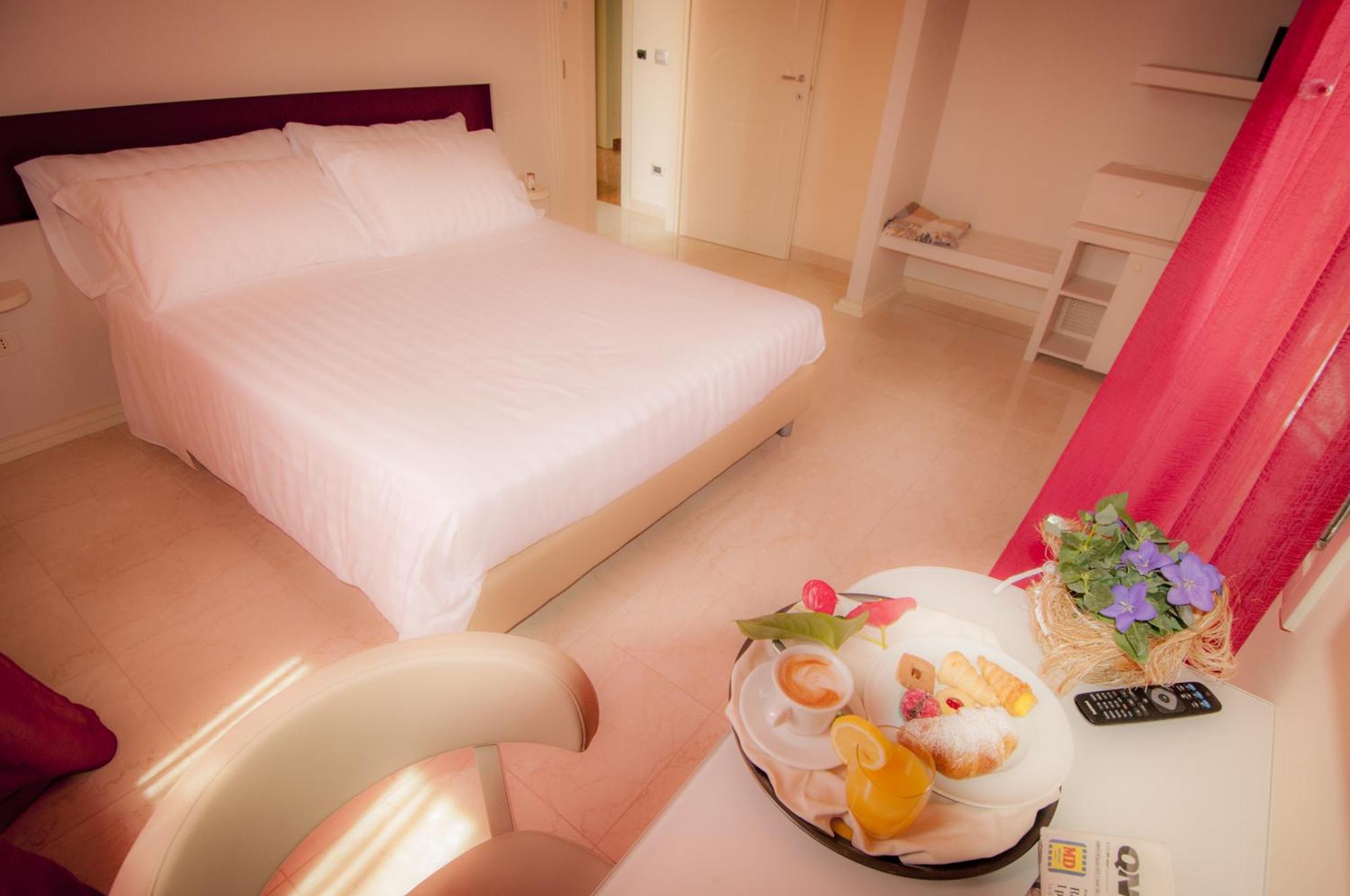Double or Twin Room,689725197:JPEG